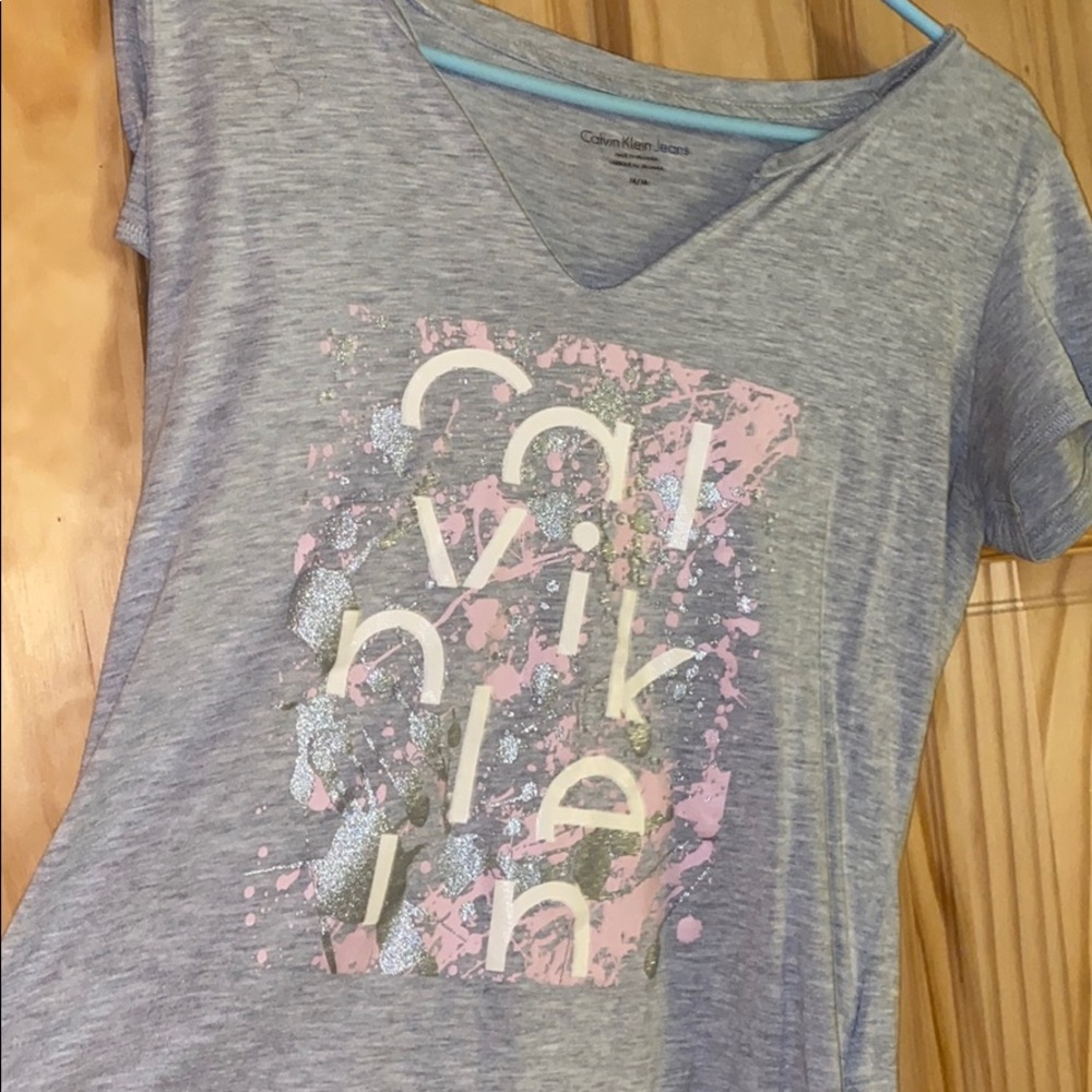 Soft Calvin Klein Tee!